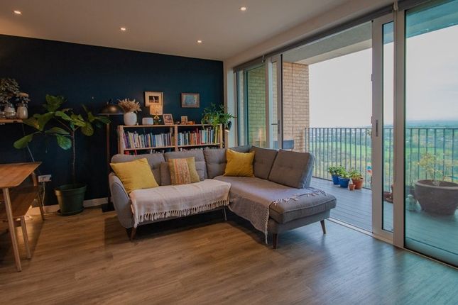 Moorhen Drive, London, NW9 2 bed flat for sale