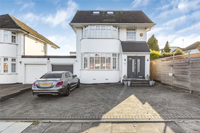 Lakenheath, Oakwood, London, N14 5 bed link detached house for sale