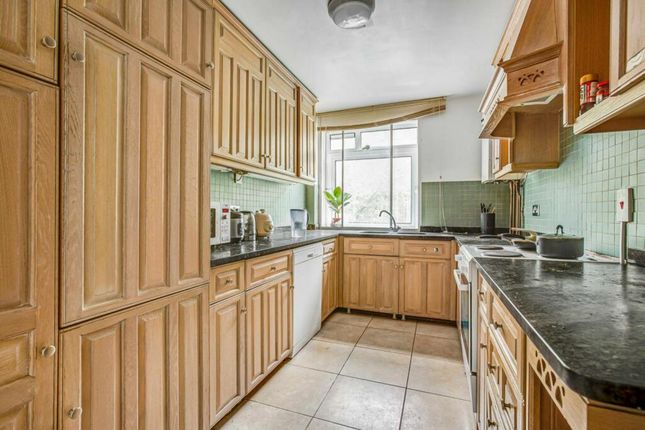 Nottingham Terrace, Regents Park, NW1 2 bed flat for sale