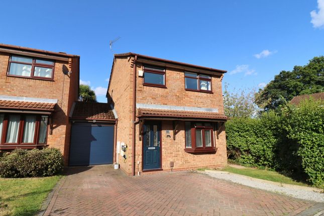 3 bed link detached house