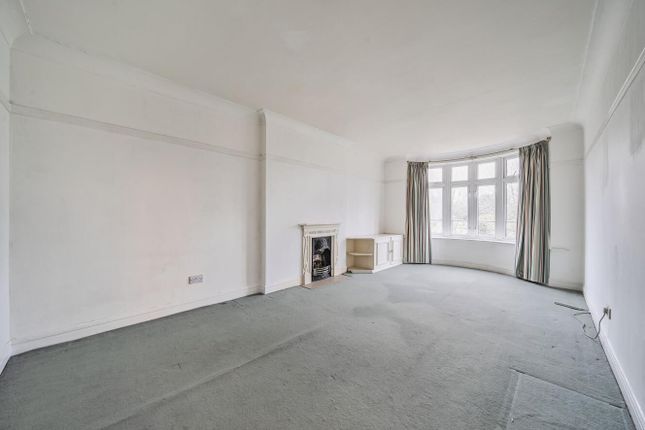 Fulham High Street, Fulham, London, SW6 2 bed flat for sale