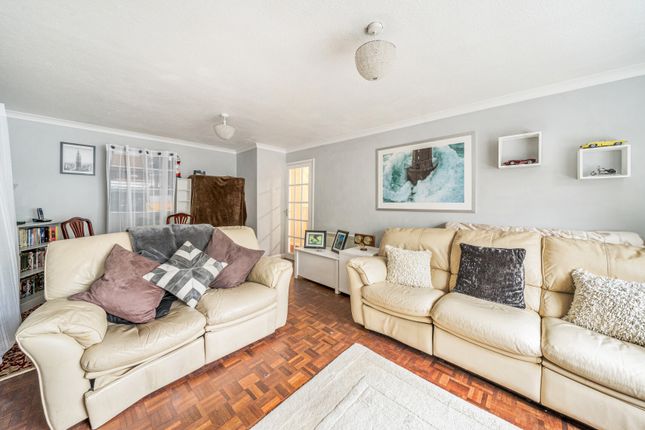 Frances Court, Cheltenham GL52 2 bed apartment for sale