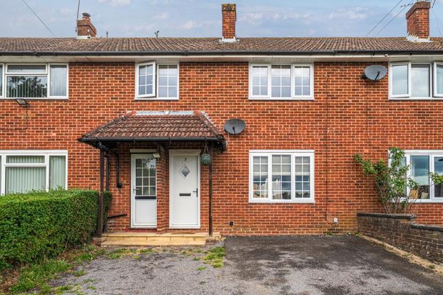 Farnborough,  Hampshire,  GU14 3 bed terraced house for sale