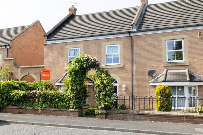Daylesford Drive, South Gosforth 3 bed end of terrace house for sale
