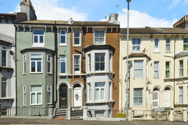 3 bedroom maisonette for sale