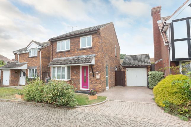 Hunting Gate, Birchington, CT7 3 bed semi