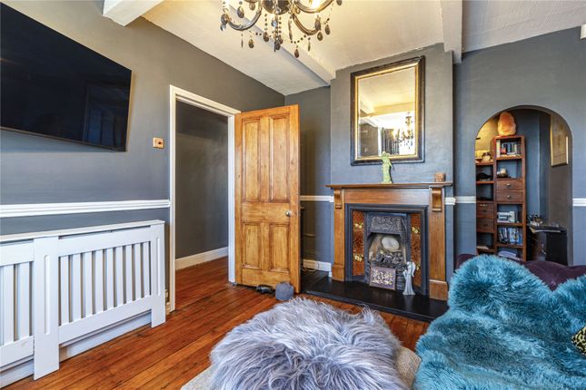 Eastworth Road, Chertsey KT16 3 bed semi