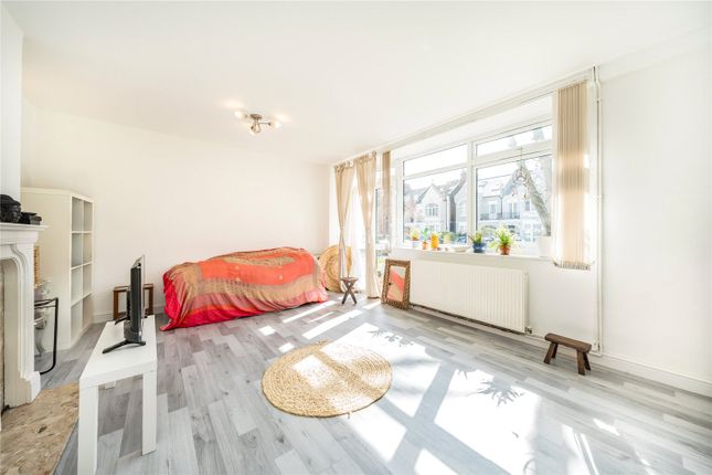 Gleneldon Road, London SW16 3 bed maisonette for sale