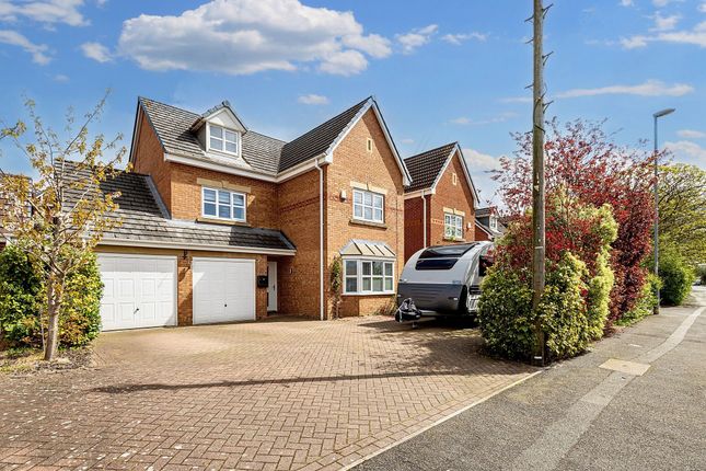 5 bed detached house