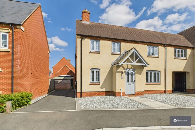 4 bed link detached house