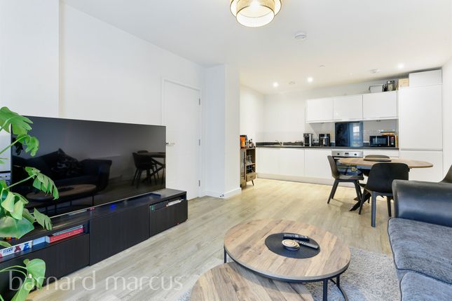 1 bedroom ground floor flat for sale