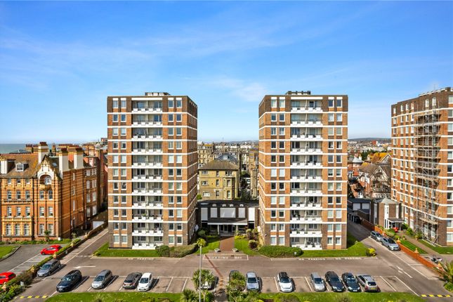 Grand Avenue, Hove, East Sussex, BN3 3 bed apartment for sale