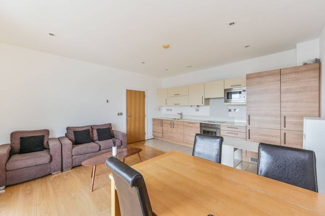 Cornell Square, Nine Elms, London, SW8 2 bed flat for sale
