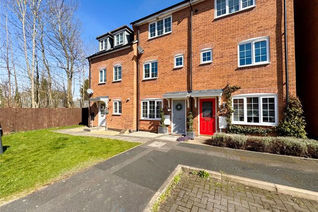 3 bedroom town house for sale
