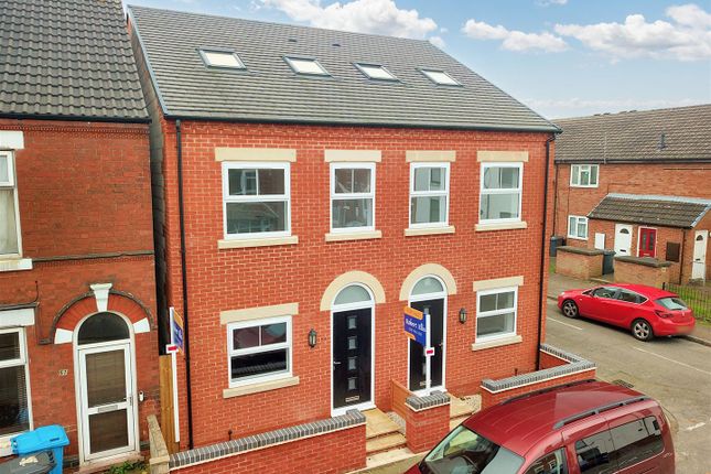 4 bedroom semi-detached house for sale