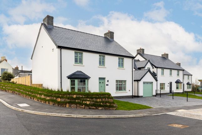 4 bed detached house