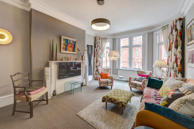 3 bedroom flat for sale