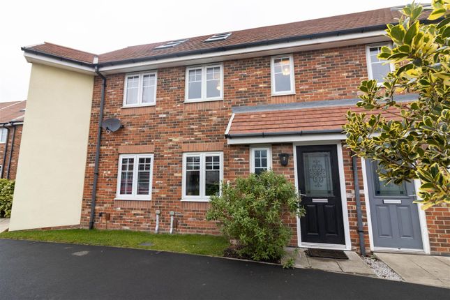 Alnmouth Court, Blakelaw, Newcastle... 3 bed townhouse for sale