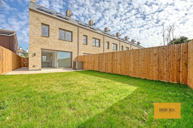 3 bedroom end of terrace house for sale