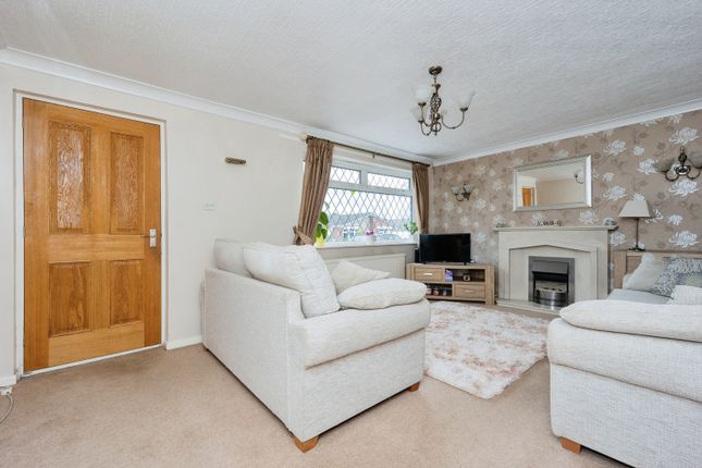 3 bed semi-detached house