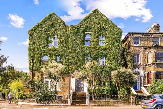 Gauden Road, London SW4 3 bed flat for sale