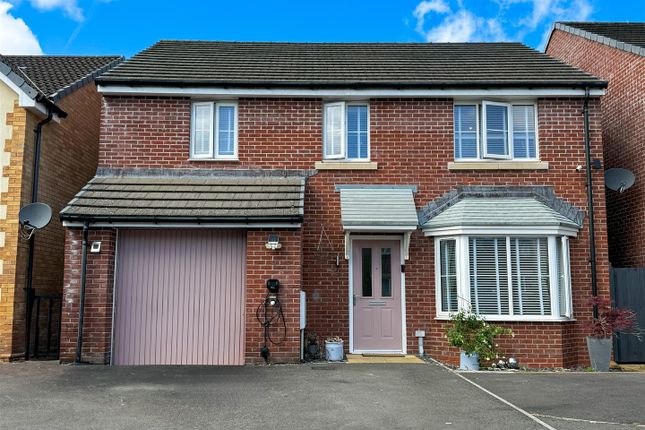 4 bed detached house