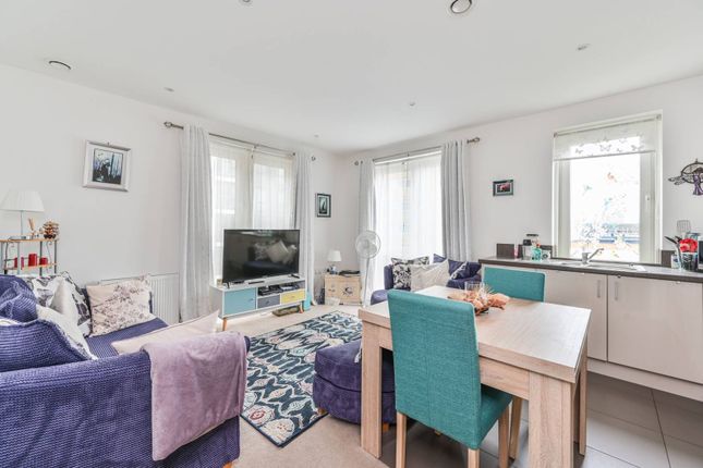 Juniper Drive, Battersea, London, SW18 1 bed flat for sale