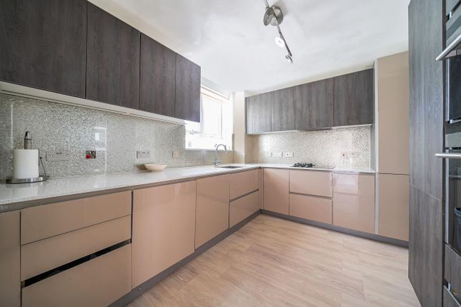 Turnham Road, Brockley, London, SE4 2 bed flat for sale
