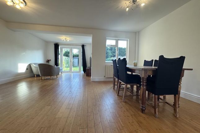 Calluna Drive, Copthorne, Crawley 3 bed detached house for sale