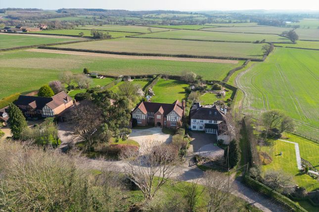 6 bed detached house