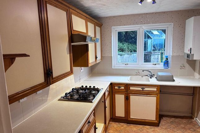 3 bed link-detached house