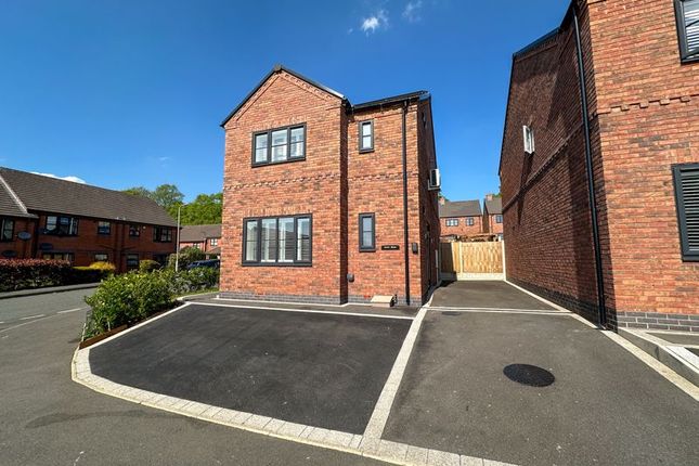 3 bed detached house