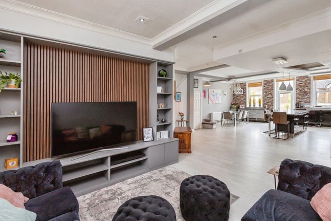 6 bedroom terraced house for sale