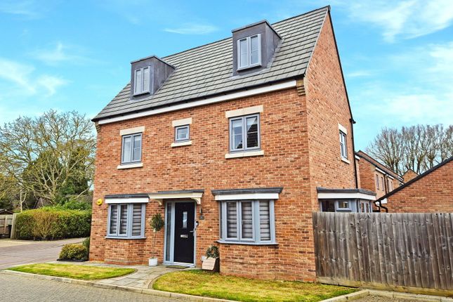Shefford SG17 4 bed detached house for sale