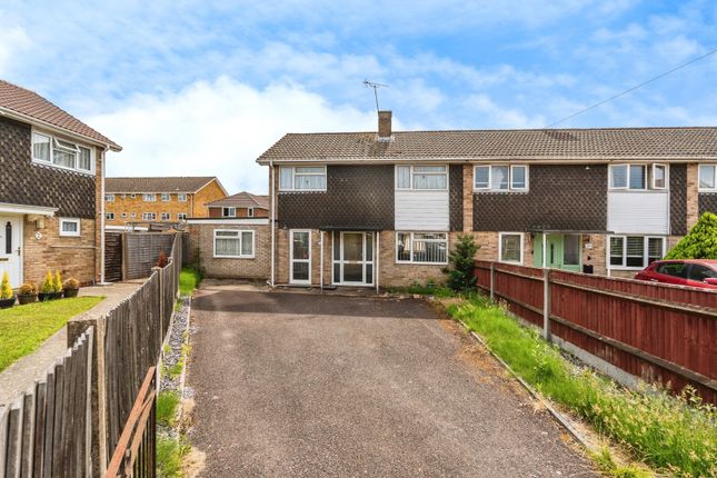 4 bedroom end of terrace house for sale