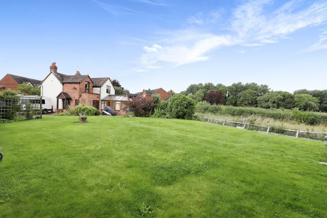 3 bed detached house