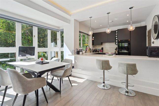 The Warren, Oxshott, Leatherhead... 2 bed apartment for sale