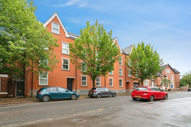 2 bed flat