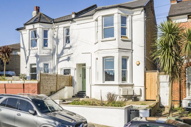 Thornlaw Road, West Norwood, London... 2 bed flat for sale