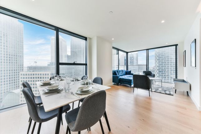 Hampton Tower, Marsh Wall, London, E14 3 bed apartment for sale