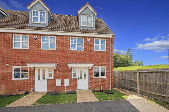 3 bedroom town house for sale