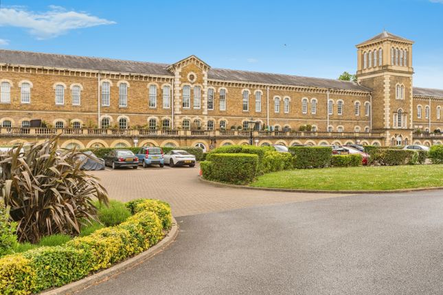 3 bedroom ground floor flat for sale