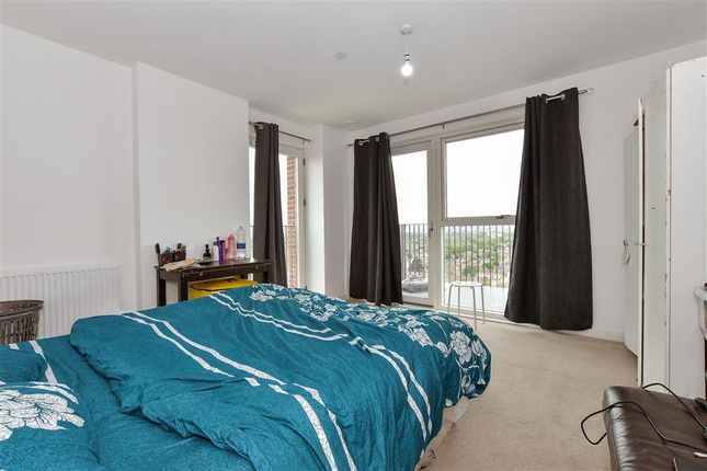 Ron Leighton Way, London 3 bed apartment for sale