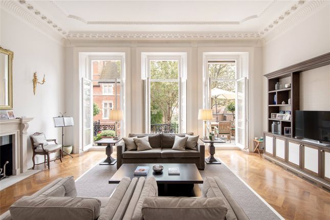 Cadogan Square, Knightsbridge... 3 bed apartment for sale