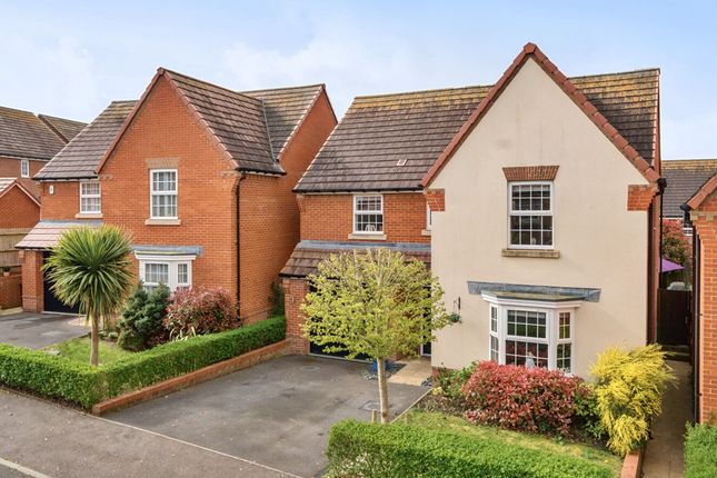 Cowslip Grove, Clanfield, PO8 4 bed detached house for sale