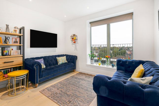 Balham High Road, London, SW17 1 bed apartment for sale