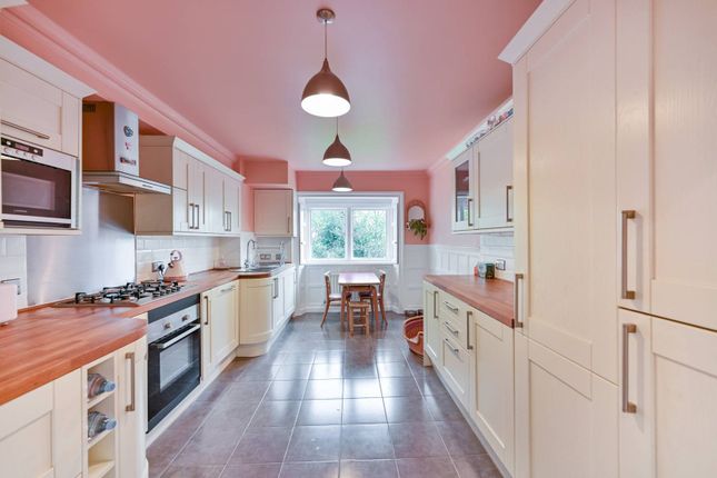 Coombe House, Kingston, Kingston upon... 3 bed flat for sale