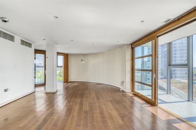 3 bedroom flat for sale