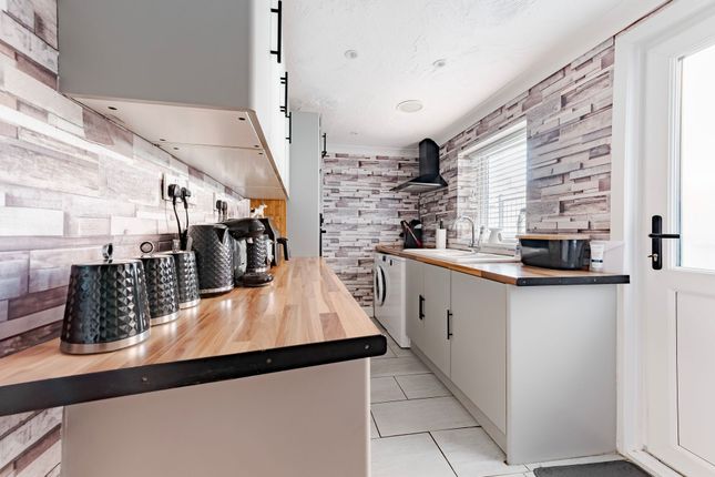St. Margarets Road, Lowestoft 2 bed terraced house for sale