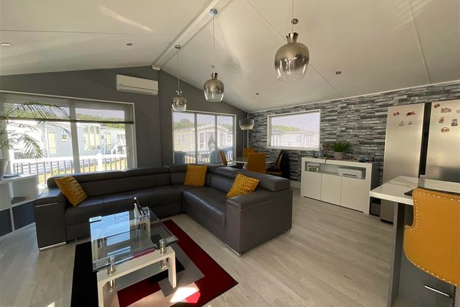 2 bedroom park home for sale